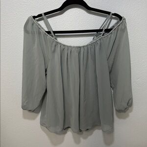 🛍 MERAKI Flowy off the shoulder top size small